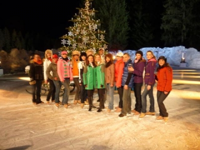 ZDF - Weihnachten mit Marianne & Michael. Das Ensemble von Holiday on Ice tanzt zu Sigrid & Marina